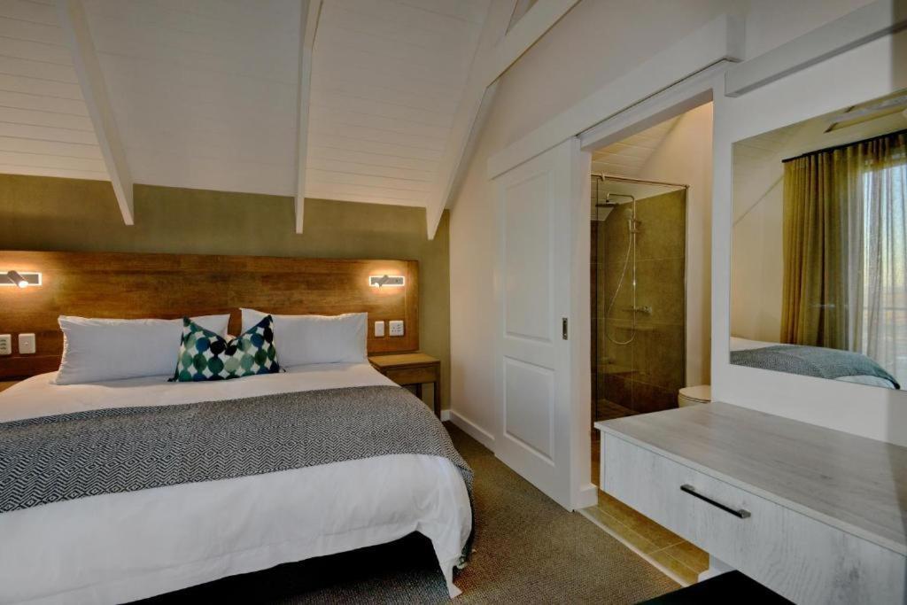 The Shark Bay Villas Langebaan Bagian luar foto